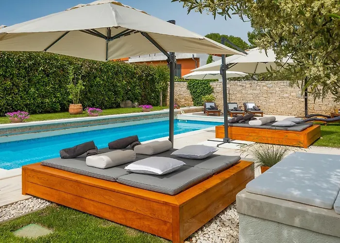 White * ロヴィニ